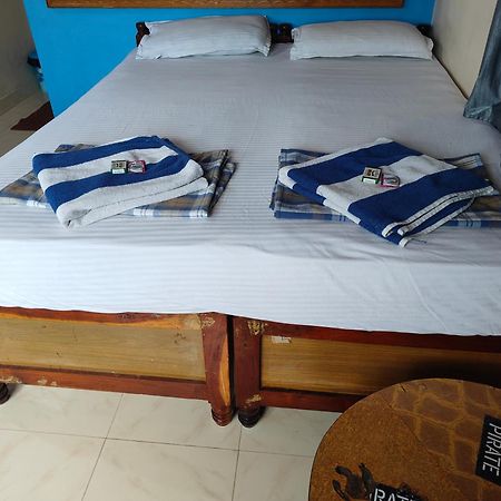 Rocky Guesthouse Hampi Luaran gambar