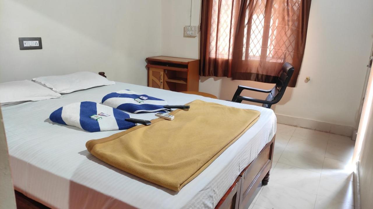 Rocky Guesthouse Hampi Luaran gambar