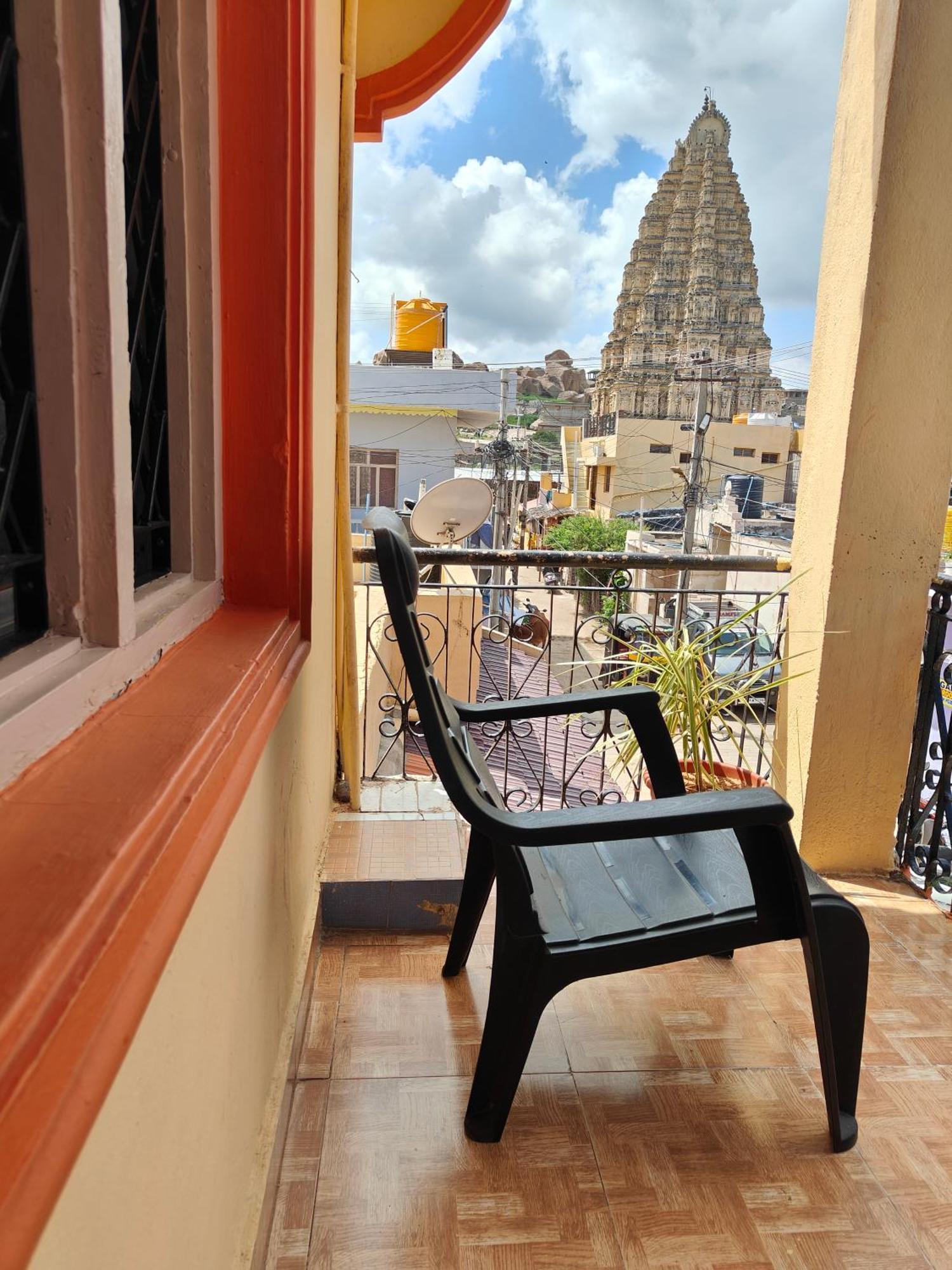Rocky Guesthouse Hampi Luaran gambar