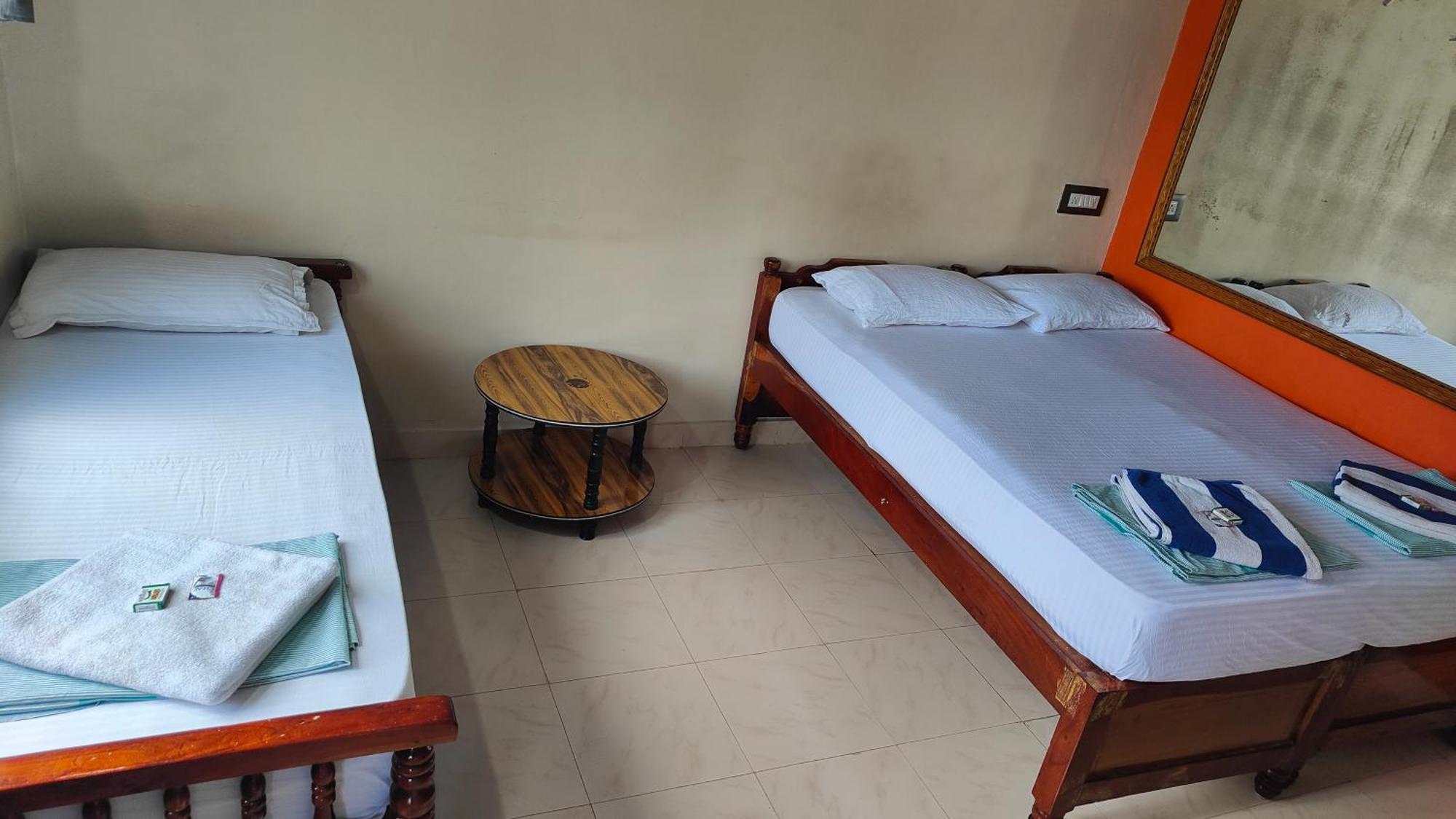 Rocky Guesthouse Hampi Luaran gambar