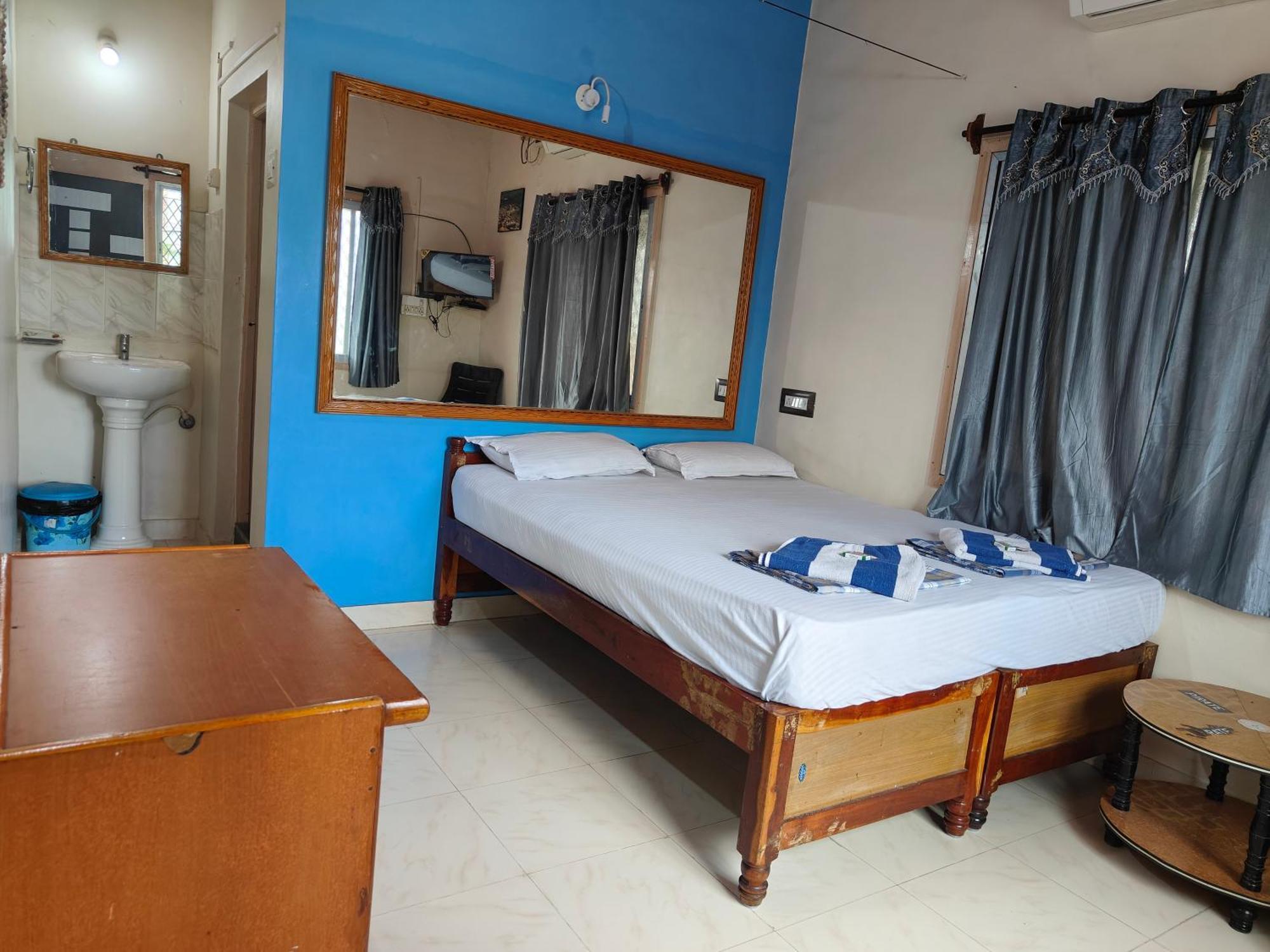 Rocky Guesthouse Hampi Luaran gambar