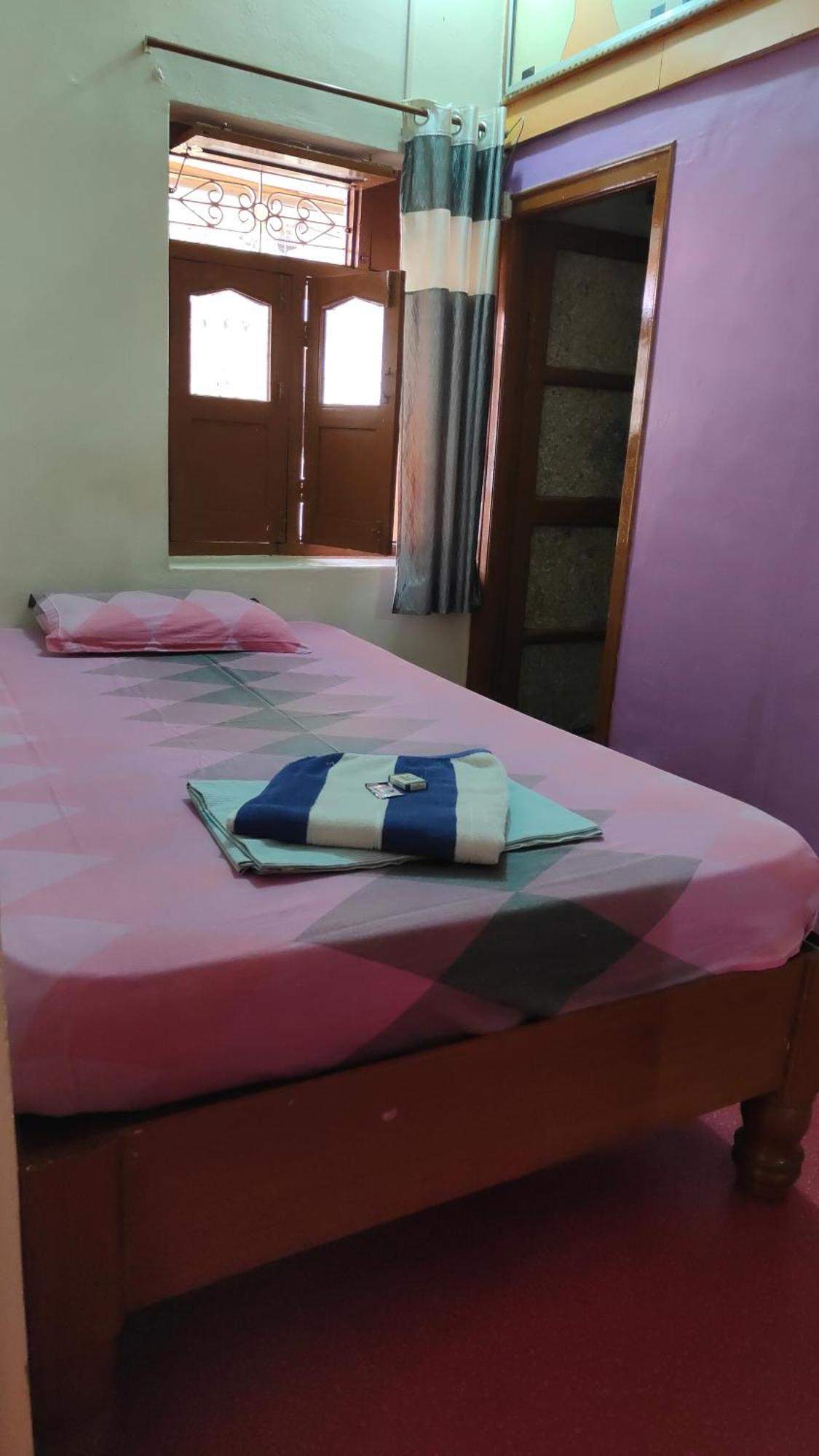 Rocky Guesthouse Hampi Luaran gambar